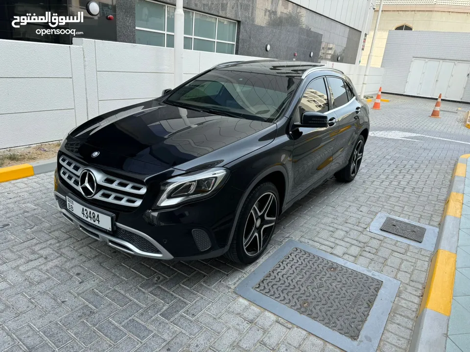 مرسيدس بنز GLA250 خليجي بحاله جيده جدا ولا تحتاج أي مصاريف  عداد 198000كم دهان المصنع ماعدا قطعتين