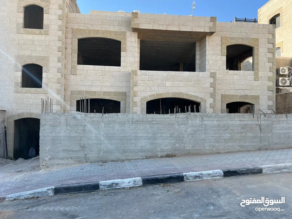 فيلا باك تو باك ضاحية الريحان إطلالة ممتازة