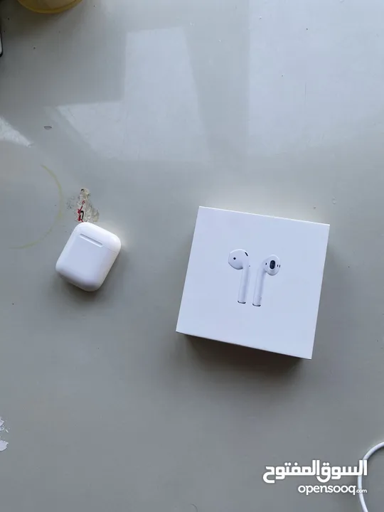 airpods gen1 (used for one month and super clean)