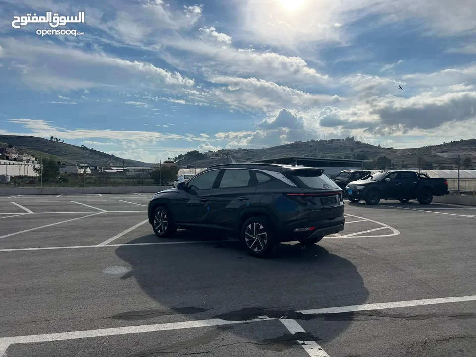 هونداي توسان/2022 فل الفل بدون فتحة سقف  2x4 ///240Hp بنزين + كهرباء  ( Haybrid) 1600cc