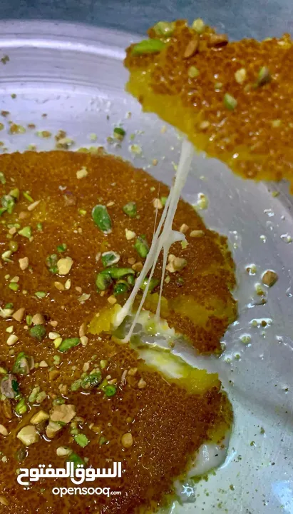 كنافة نابلسية اصيلة بالسمن البلدي الاصلي والجبنة العرقاوية الغنية عن التعريف