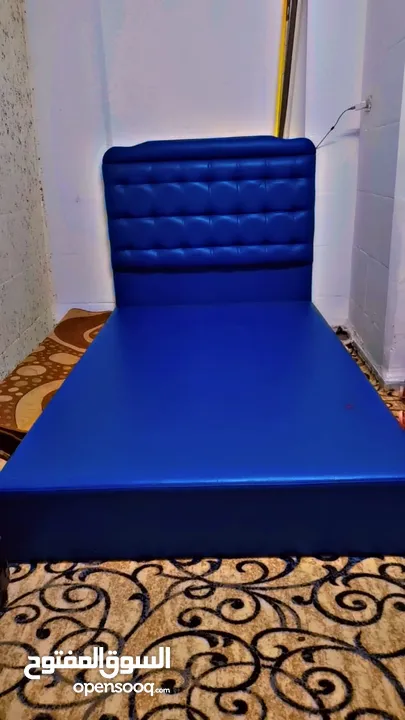 للبيع تخت مفرد ونص بحالة الجديد