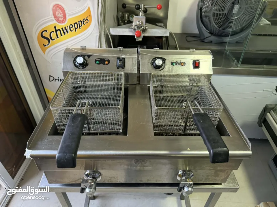 معدات مطعم للبيع