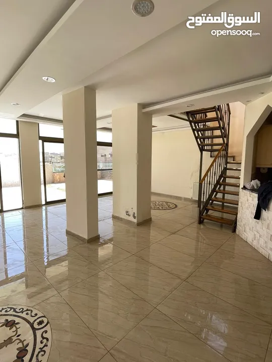 Abdoun (Amman) apartment with Roof FOR SALE by Owner شقه  طابقيه مع الرؤف للبيع مباشره من المالك