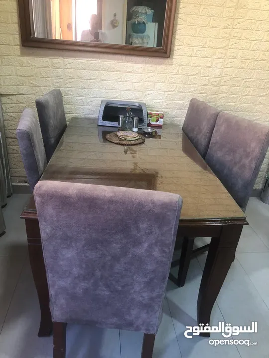 طاولة سفرة و4 كراسي للبيع