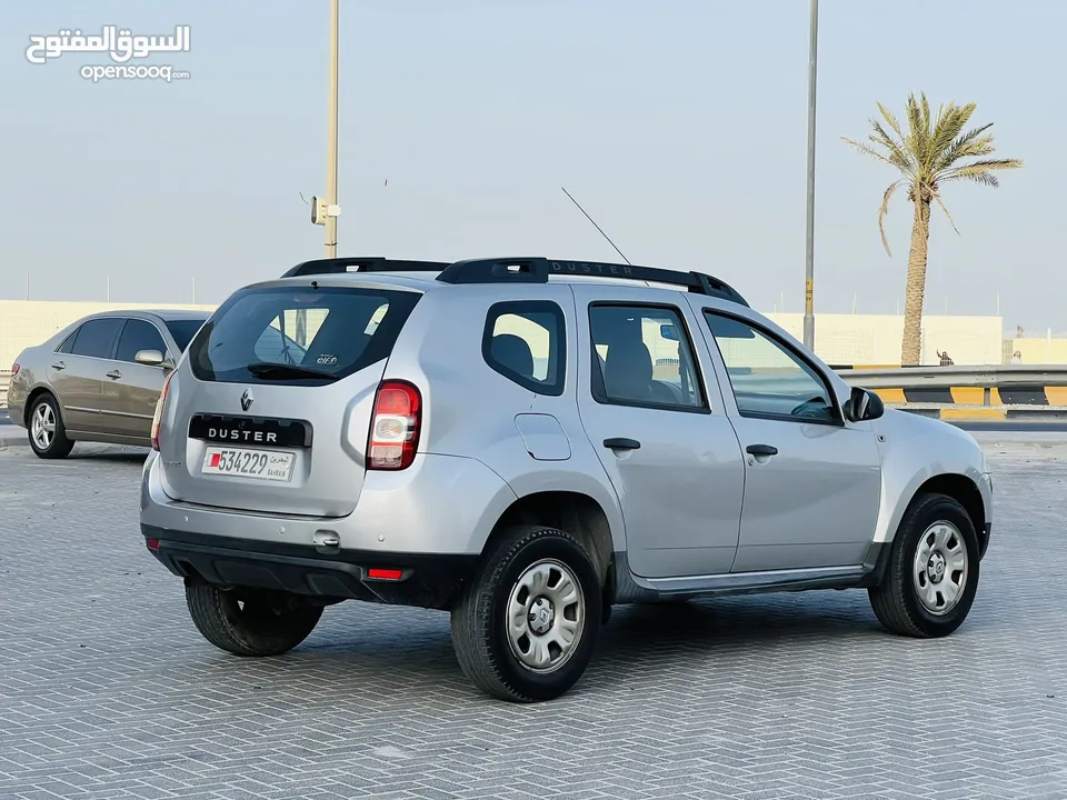 RENAULT DUSTER model 2015