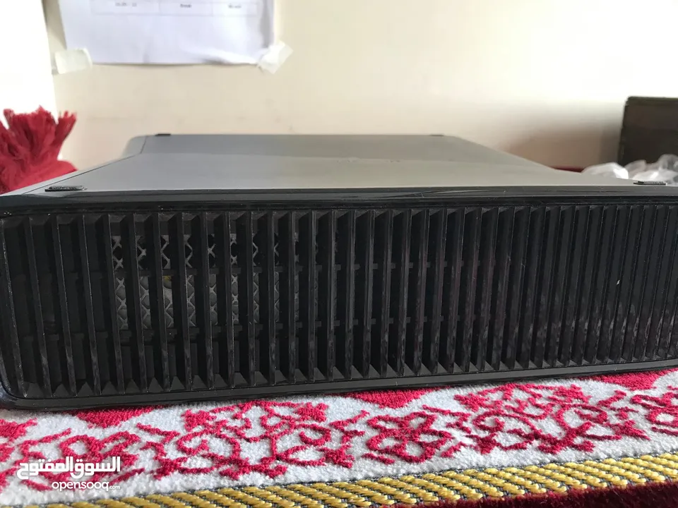 شبه جديدX box 360 مع كامل ملحقاته استعمال خفيف مع شاشة 32 بوصة