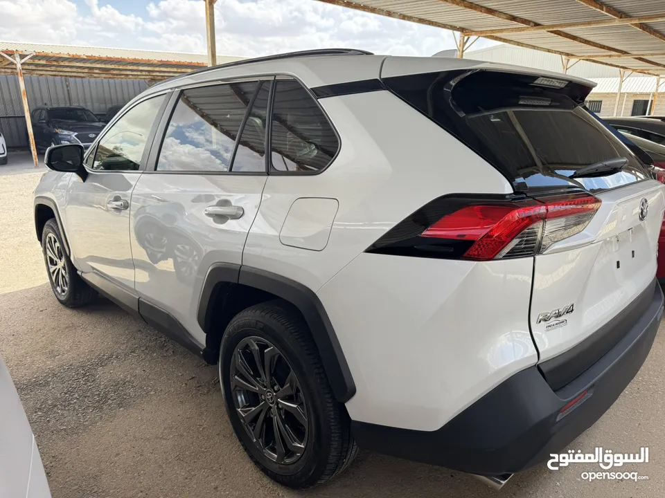 Toyota Rav4 2023 XLE Premium