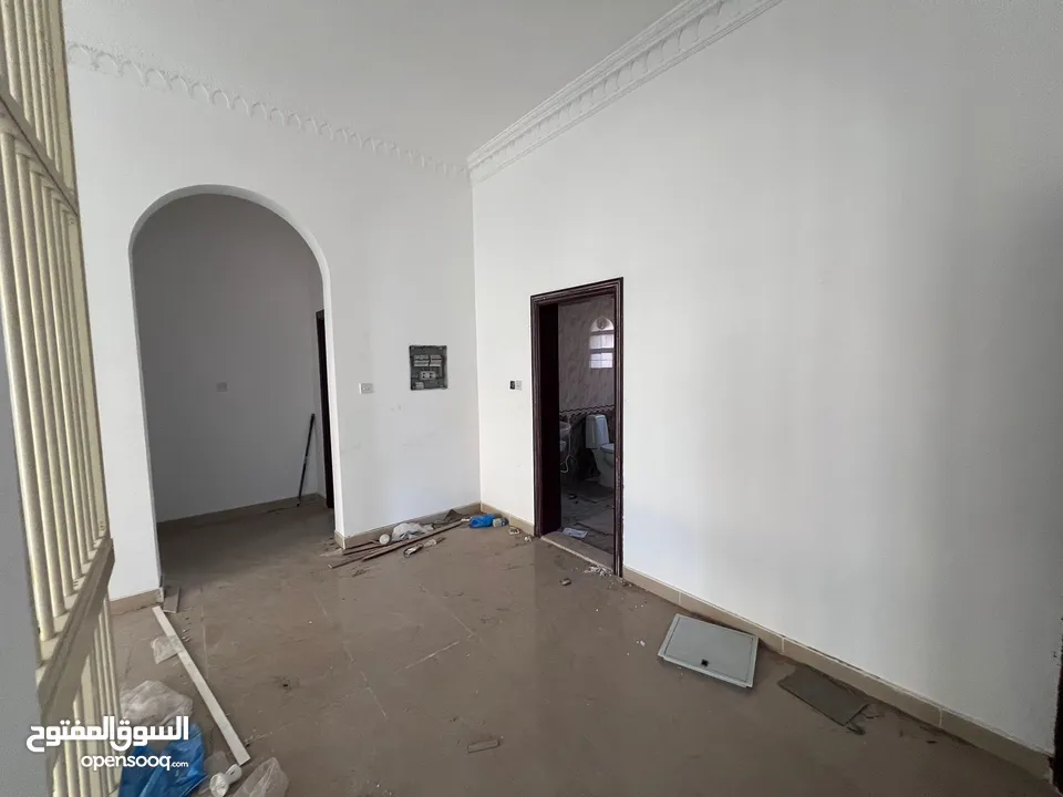 فيلا 5000 قدم للبيع بالروضه 3 علي شارع قارع بسعر sq. ft. villa for sale in Rawda 3 5000 خرافي