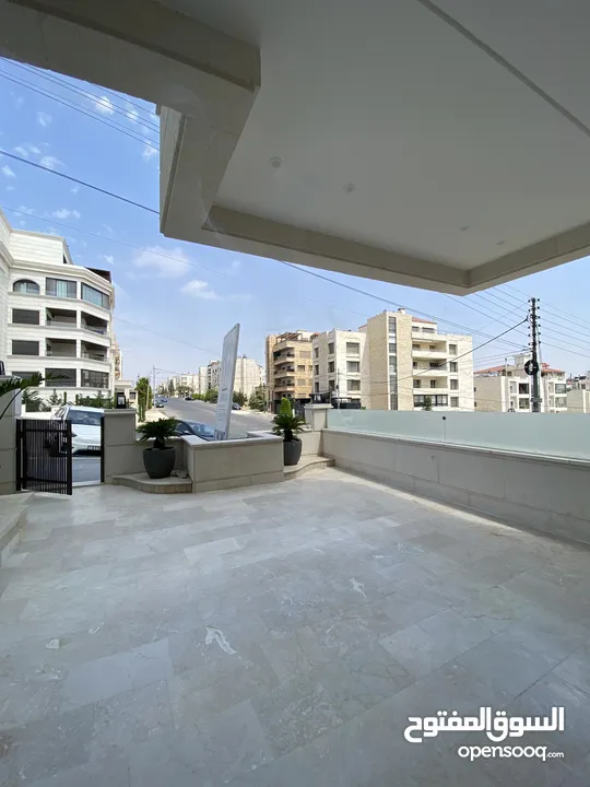شقة مميزة مع مسبح خاص للبيع عبدون ودير غبار