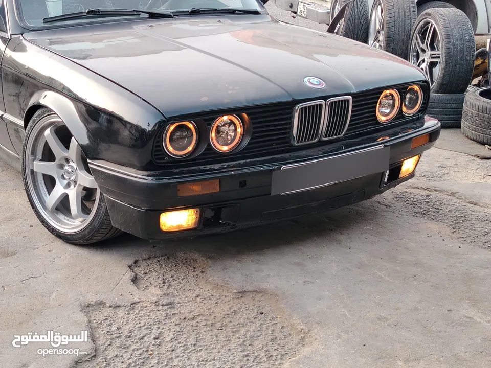 بي ام دبليو BMW E30  320  بوز نمر موديل 1986 محدثة 1990
