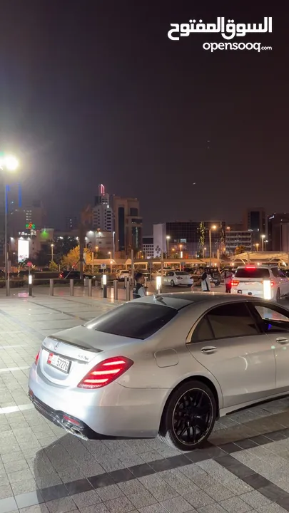 مرسيدس s550 محول 63 بالكامل تحويل اصلي مع الرنقات الاصليه كراسي ديزاينو والسكان محول موديله 2015