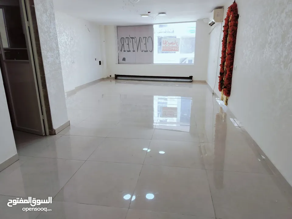 تأجير محل مشطب سوبر ديلوكس بالقرب من بنك فلسطين، شارع مجمع المحاكم