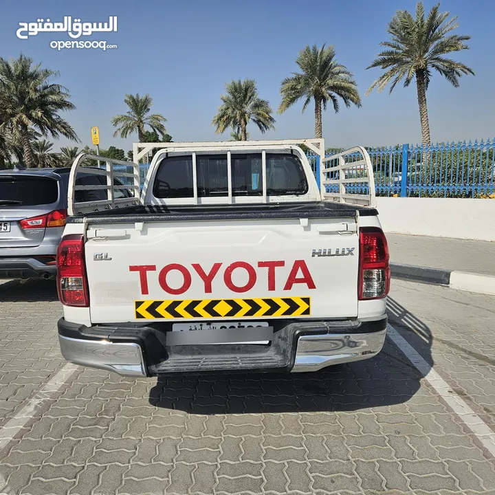 Toyota hilux model 2017 gcc full auto good condition very nice car everything perfect