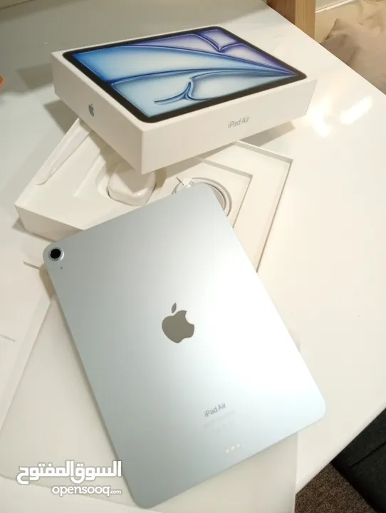 "احصل الآن على جهاز iPad Air 11 إنش بسعة تخزين 256GB باللون الأزرق الرائع – تصميم فائق النحافة وخفيف