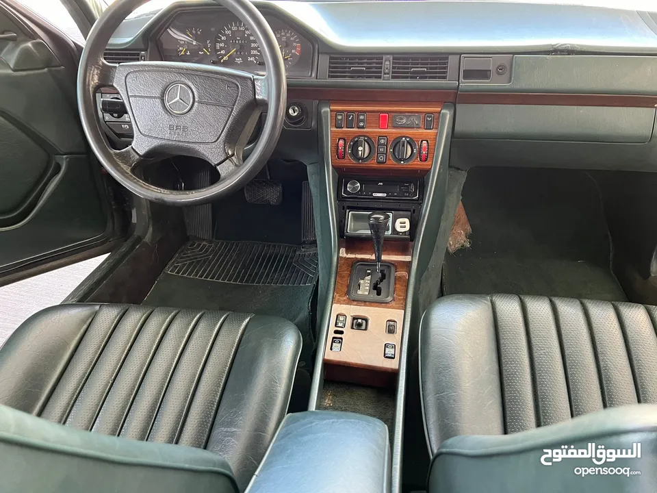 مرسيدس 300SEL