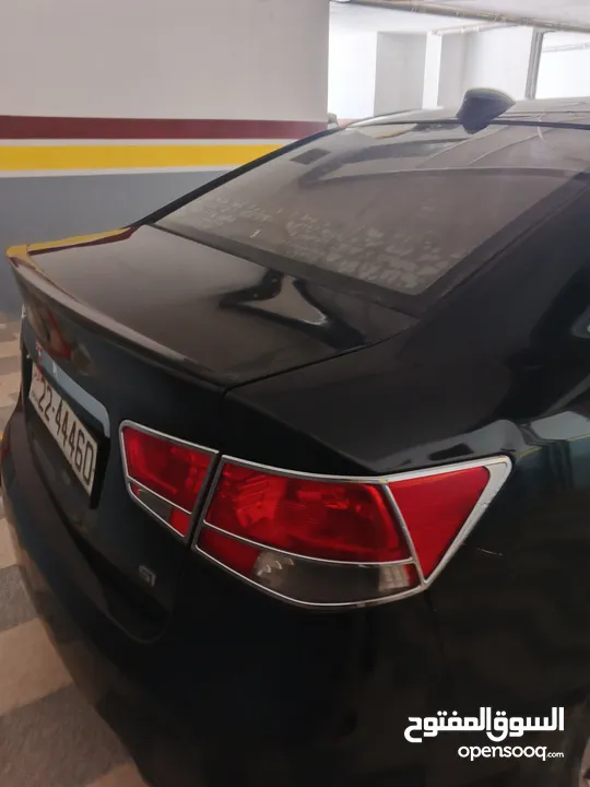 بسعر 8000 قابل للتفاوض  kia forti 2010 مستعمل للبيع