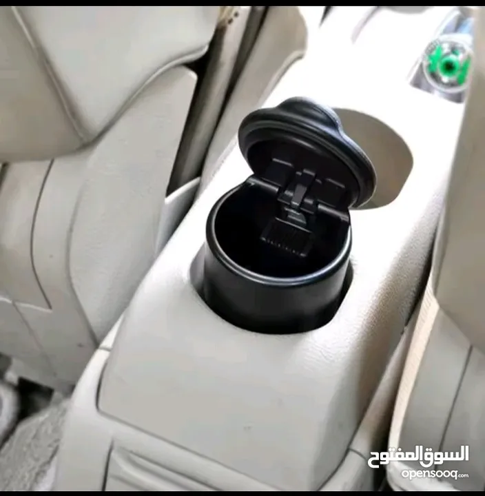 طفاية سجائر عصرية وديكور أنيق للسيارة