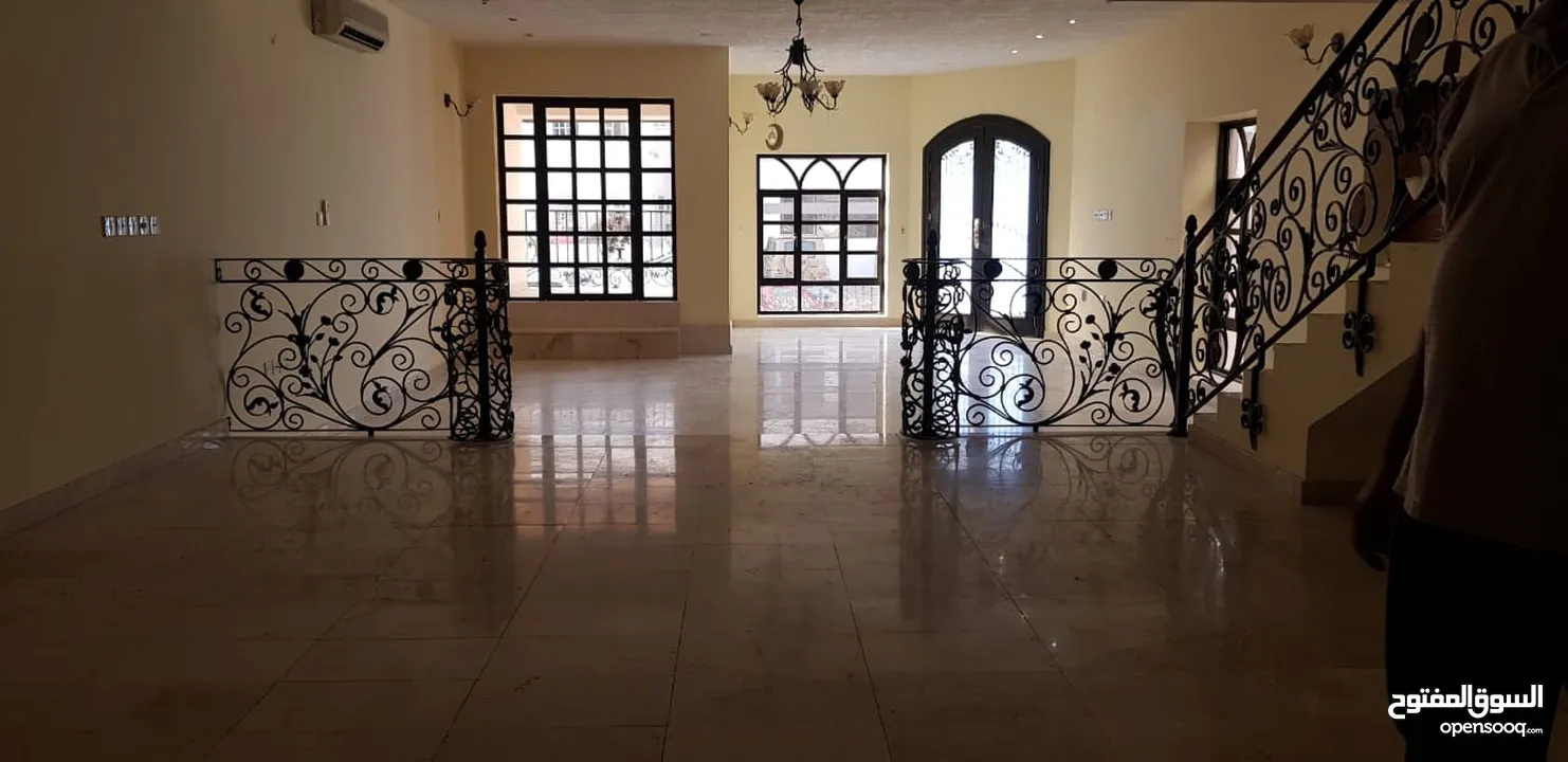 villa for rent in Khwair