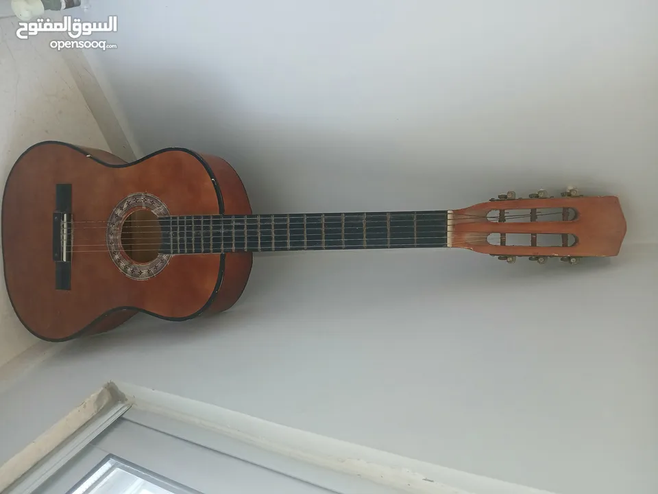 غيتار  مستعمل