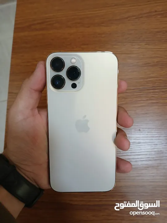 iPhone 13 Pro Max (256GB)- شبه جديد   كسر في الشاشة فقط  - بطاريه 89% اصلية بسعر مغري