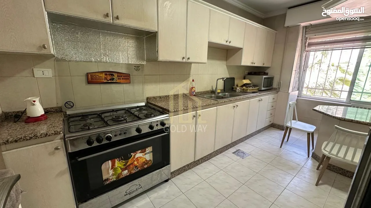 شقة مميزة للبيع في أرقى مناطق عبدون طابق أول 170م بسعر مميز / ref 9528