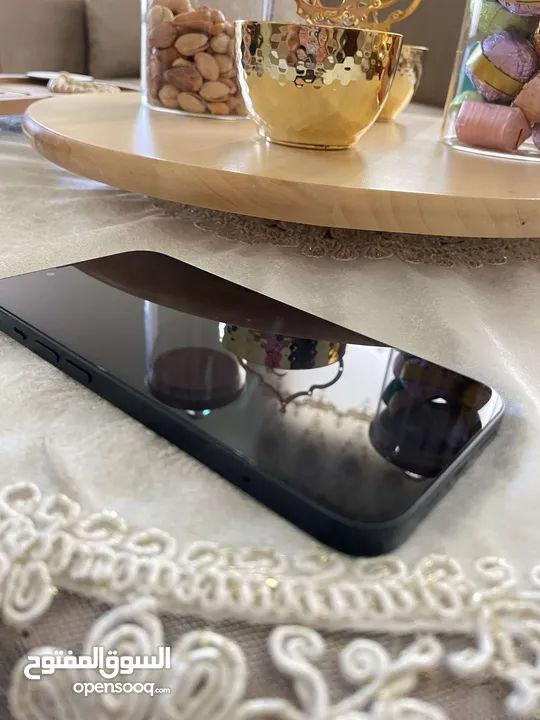آيفون 13 عادي 128G  بطاريه 82 بحاله الوكاله