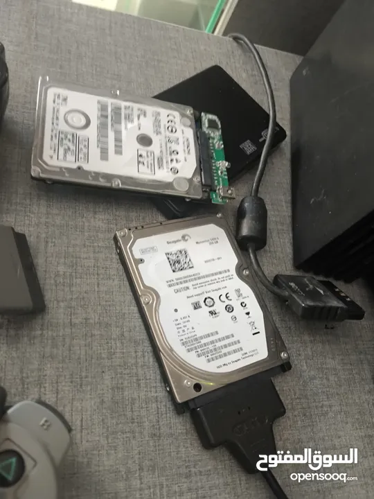 جهازين ps2 واحد مهكر والثاني محتاج العاب الجهازين مع بعض 250 شيكل وسعر الجهاز الواحد 150شيكل