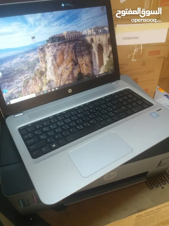 HP i5  كرتين شاشة