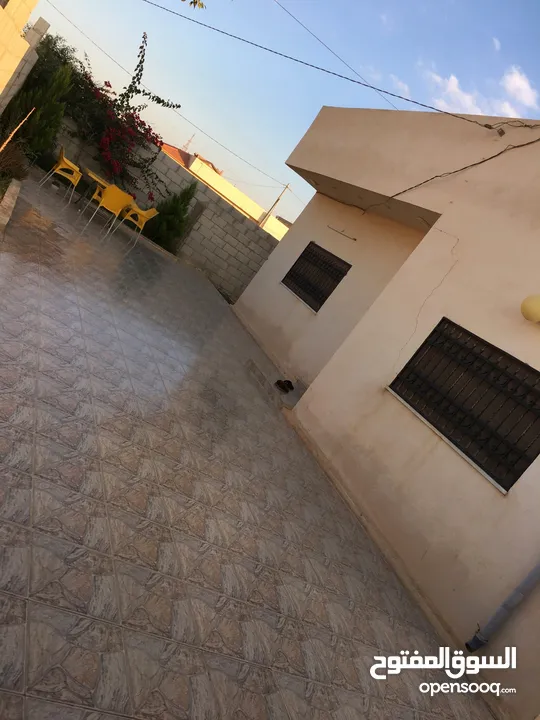 بيت للبيع  المفرق/الزعتري/