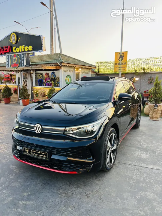‏Volkswagen ID6 black edition