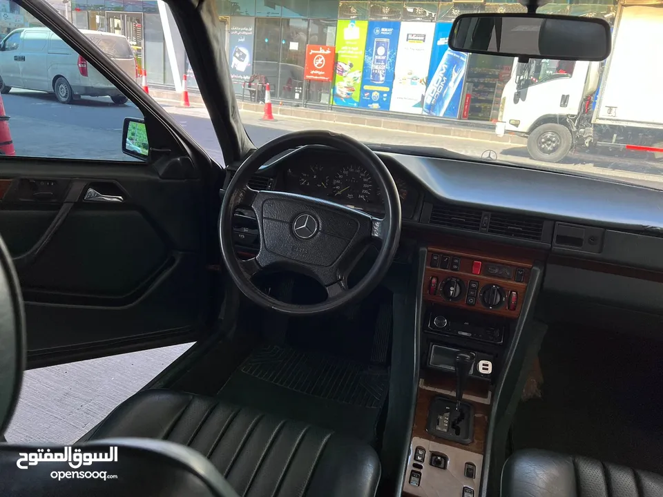 مرسيدس 300SEL