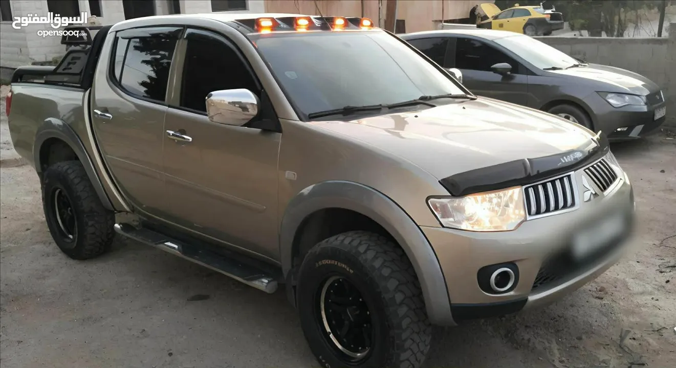 تندر ميتسوبيشي هنتر  4×4 ديزل ماطور 2500تيربو  جير عادي  ... موديل 2010