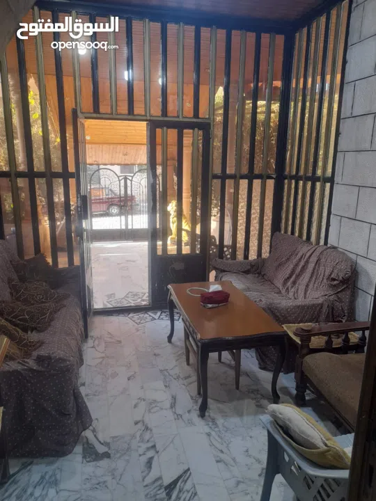 شقة ارضيه للبيع .. الاردن الزرقاء حبل طارق