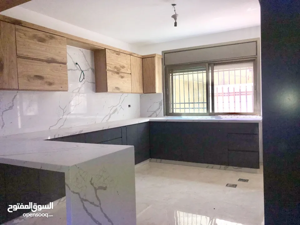 شقة للإيجار مع حديقة ومدخل خاص