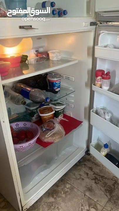 ثلاجة مستعملة للبيع المستعجل