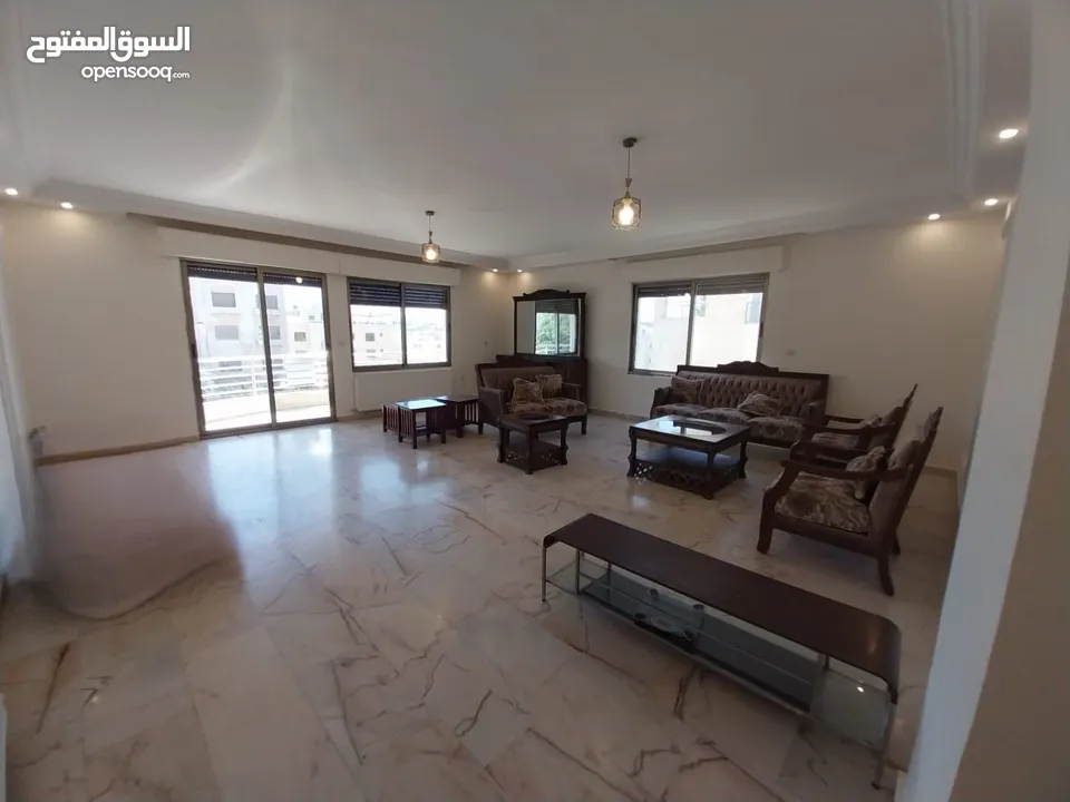 شقة غير مفروشة للإيجار ( Property 38562 ) سنوي فقط