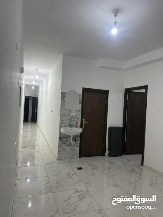 للايجار شقة صغيرة كمكتب او عيادة