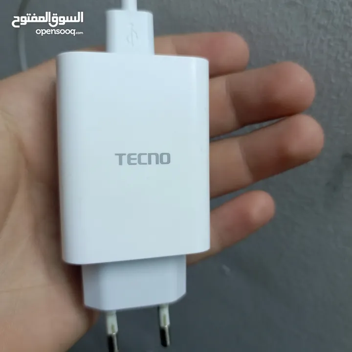 هاتف تكنو كامون 20 برو بحالة الجديد لا يوجد خدوش ولا كسور غير قابل للبدل