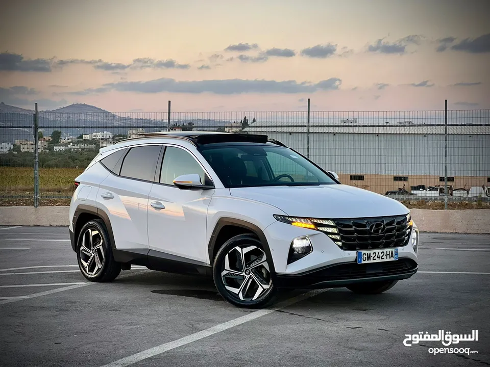 هونداي توسان/2022 Plug In فل الفل فتحة سقف بانوراما  4x4 ///271Hp   ( Haybrid) 1600cc