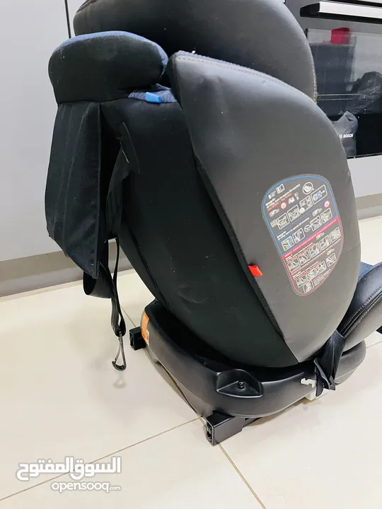 Car seat iso fix in a good condition