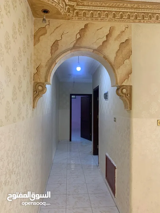 شقه شبه أرضي ضمن بيت مستقل التواصل عن طريق الواتساب فقط
