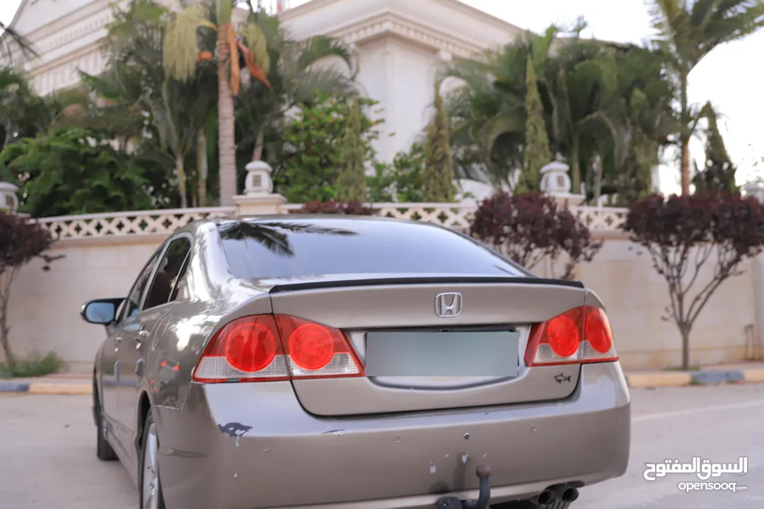 هواند سيفيك موديل 2008اتومتيك ماتور 1800اصل برايفت مميزة