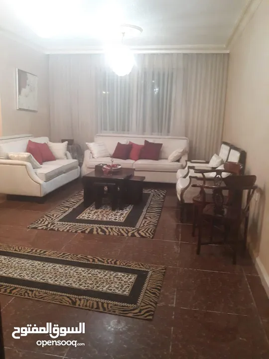 شقة للبيع في منطقة طبربور  قرب دوار النخيل قريبة من كل الخدمات   الطابق الثاني مساحة الشقة 190 م 3 غ