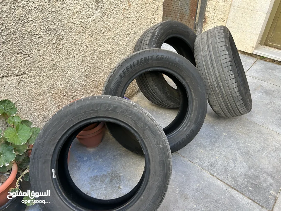 طقم كوشوك جوديير 216/60R16 وكالة..