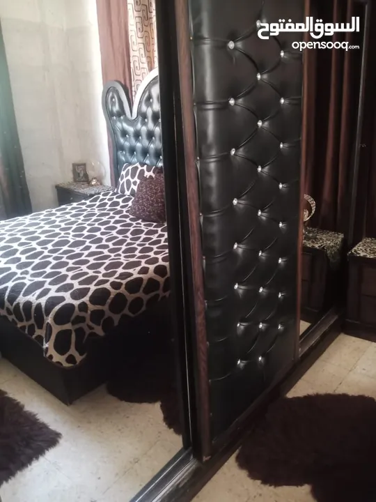 غرفة نوم كاملة مع مرافقها للبيع