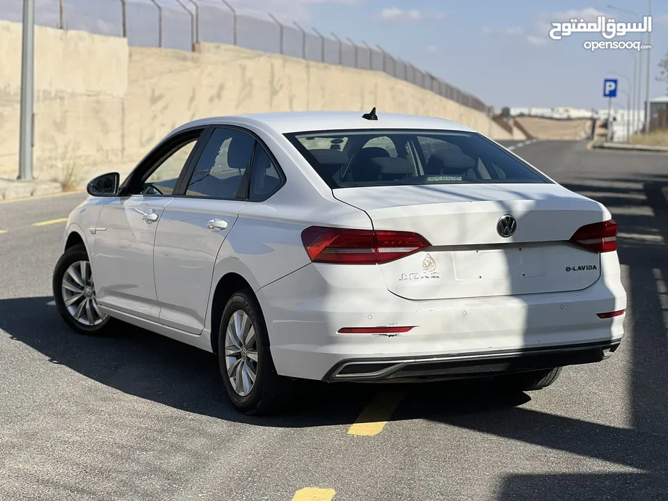 Volkswagen E Laveda 2019