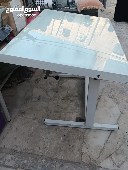 مرسم هندسي مضاء متحرك إربد