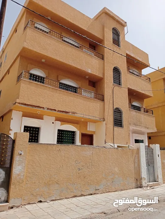 عمارة للبيع في المحدود الوسط حوض الرمال بحالة ممتازة للبيع بسعر مغري جدا