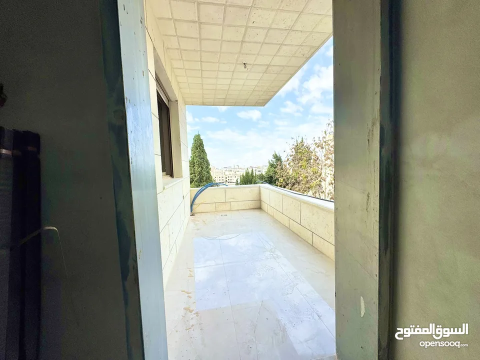 شقة جديدة وموقع مميز